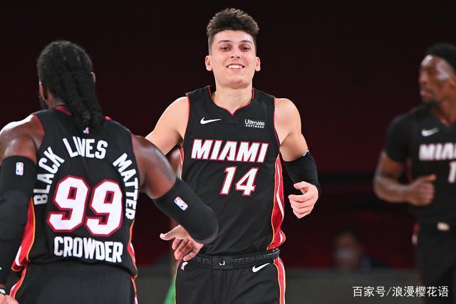 准的头球打 准的头球打