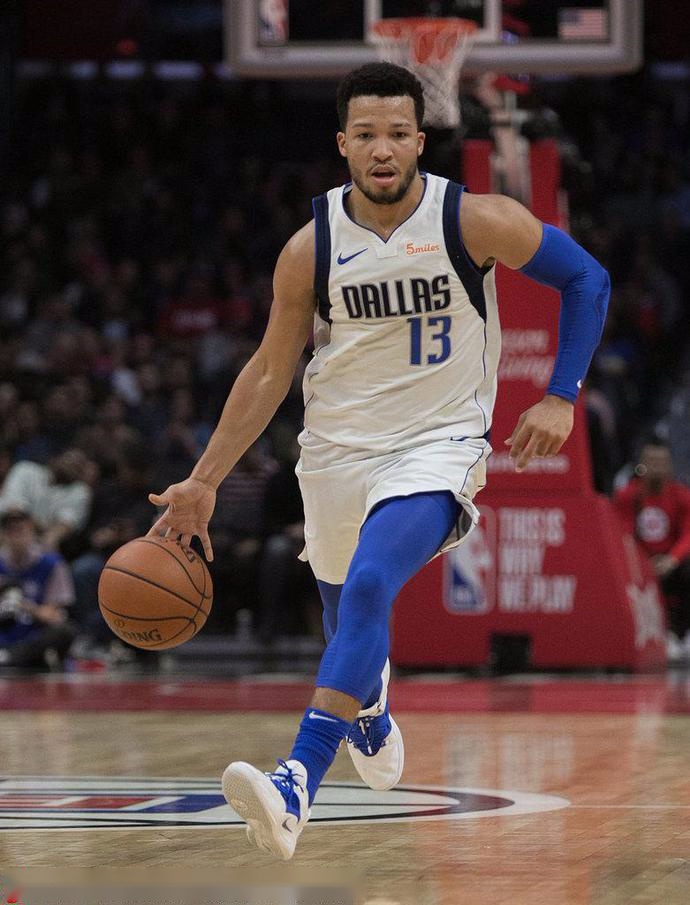 年轻边后卫 年轻边后卫